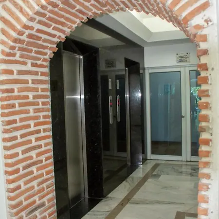 Mirador Del Laguito 1201 Apartamento *